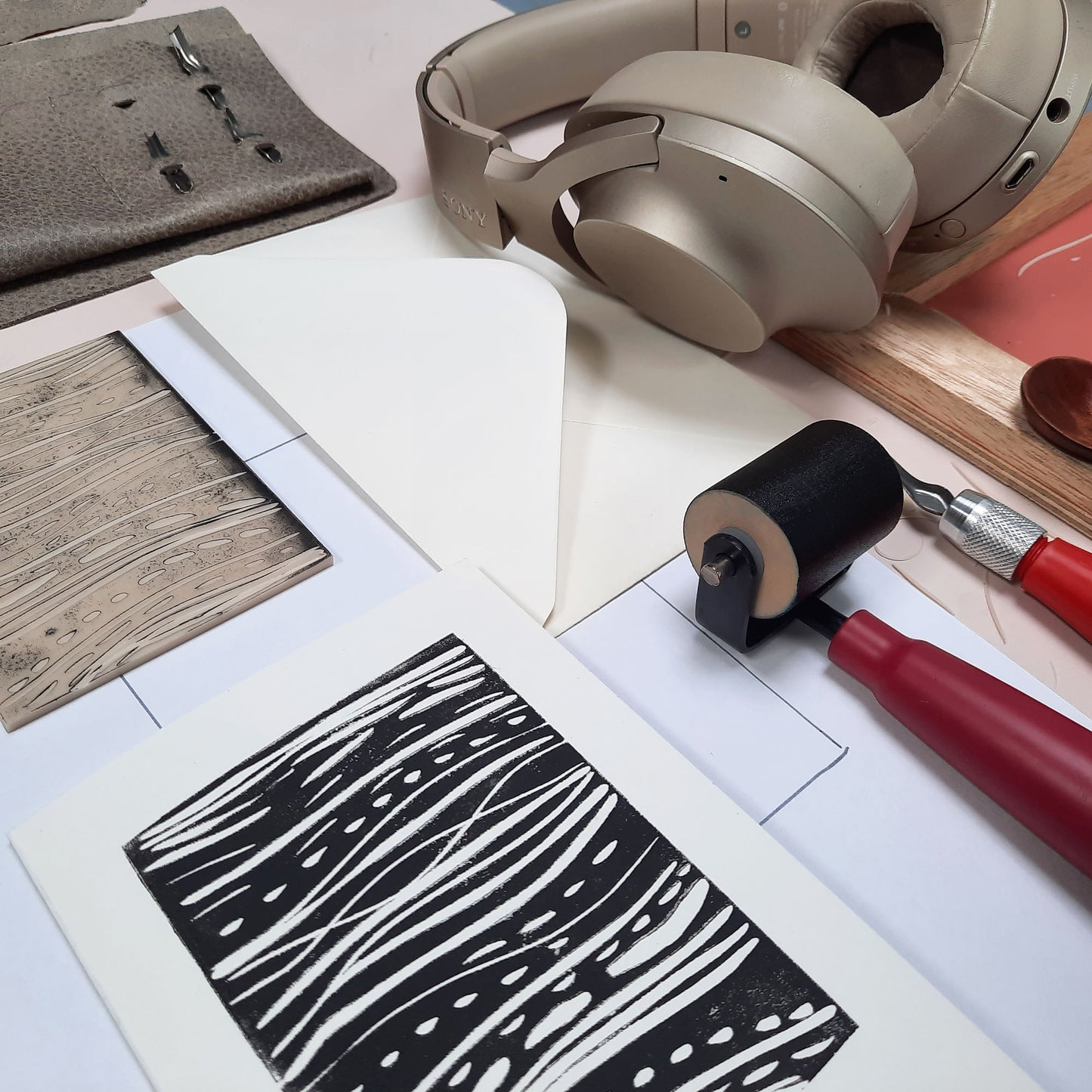 Printfulness met Linocut